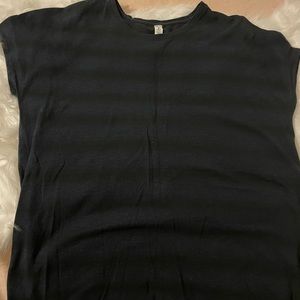 Lululemon Find Your Zen Short Sleeve. Size 10.